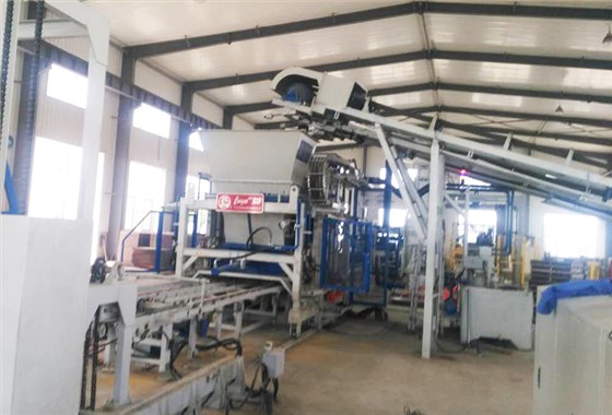 廣場(chǎng)磚制磚機(jī)