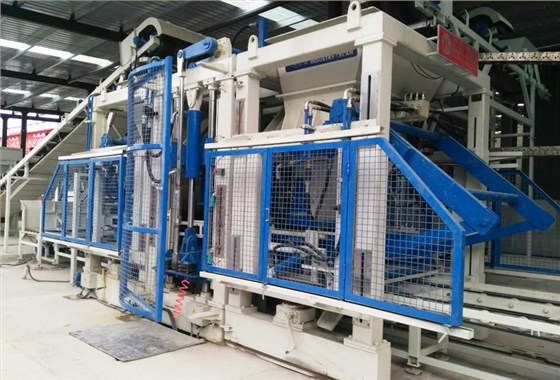 全自動透水磚機(jī)設(shè)備