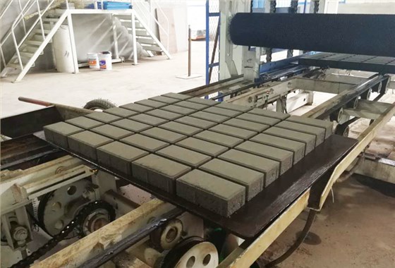 水泥磚制磚生產(chǎn)線(xiàn)