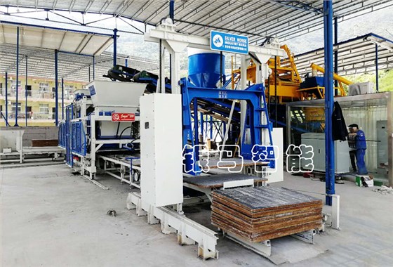 便道磚生產(chǎn)設(shè)備：免燒磚機轉(zhuǎn)型升級的目標是價值定位！