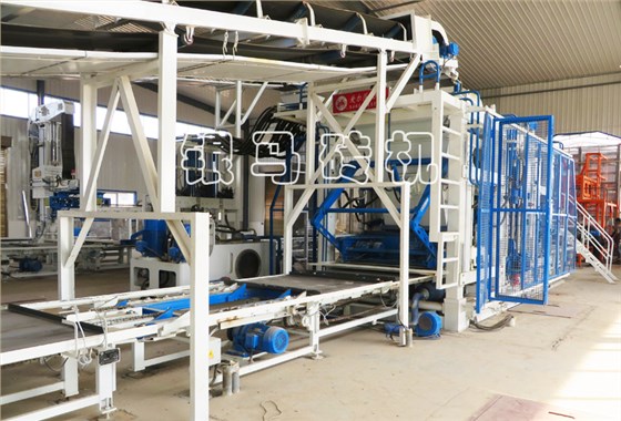 砌塊磚機(jī)：新型磚機(jī)生產(chǎn)線智能化體現(xiàn)在哪些方面？