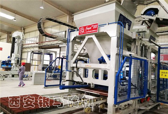 透水磚機(jī)設(shè)備生產(chǎn)線與眾不同的生產(chǎn)體驗(yàn)從智能化開(kāi)始！