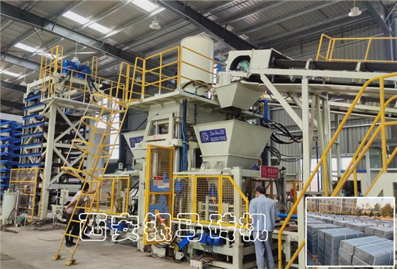 透水磚機(jī)：全自動路沿石生產(chǎn)設(shè)備能為循環(huán)經(jīng)濟(jì)做些什么？