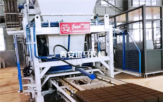 免燒透水磚設(shè)備：經(jīng)濟(jì)實惠、適合國情的砌塊成型機