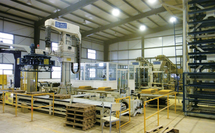 銀馬透水磚機(jī)械化腐朽為神奇，建筑垃圾變身透水磚