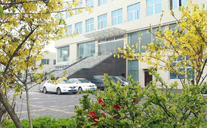 新型透水磚機(jī)廠家引進(jìn)無泵水幕漆霧過濾器