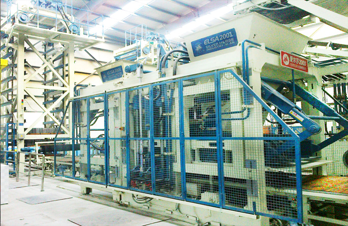 目前混凝土砌塊成型機(jī)市場運(yùn)作條件