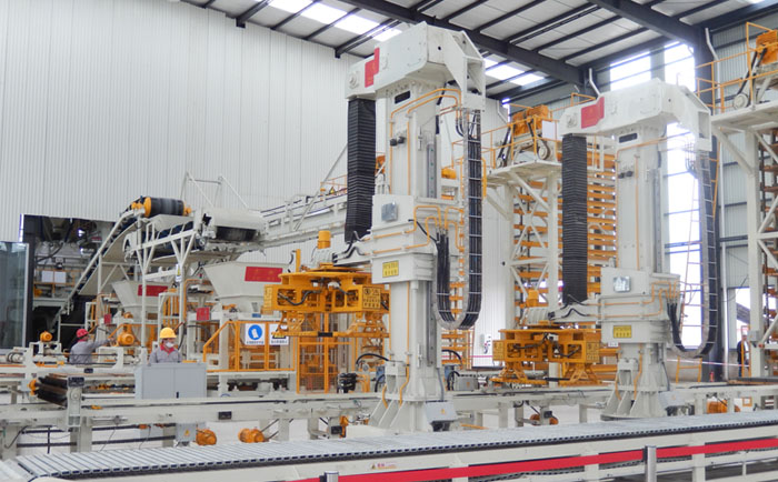 傳統(tǒng)水泥免燒磚機(jī)設(shè)備廠家深陷困境 唯有主動出擊才能找到出路