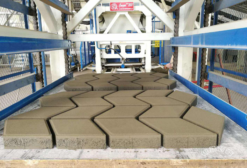 全自動透水磚磚機