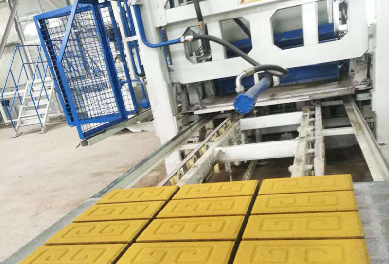 全自動透水磚磚機教你設置設備的參數(shù)設計