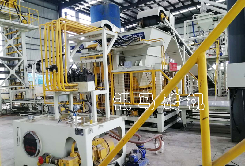 水泥彩磚設備：透水磚機如何預防故障的發(fā)生？