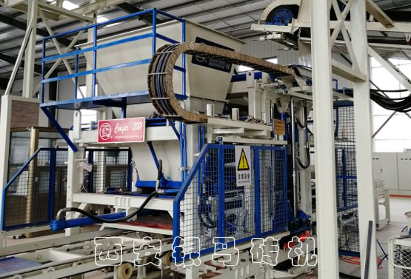 免燒壓磚機生產(chǎn)線：符合市場需求，轉(zhuǎn)“?！睘椤皺C”！