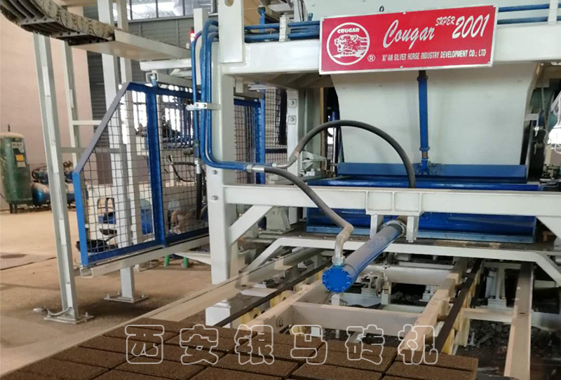 透水磚機(jī)：制磚機(jī)械設(shè)備能否化解“海綿城市”建設(shè)中的難題？