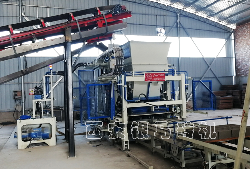 透水磚機(jī)設(shè)備：新建磚廠應(yīng)了解哪些問(wèn)題？