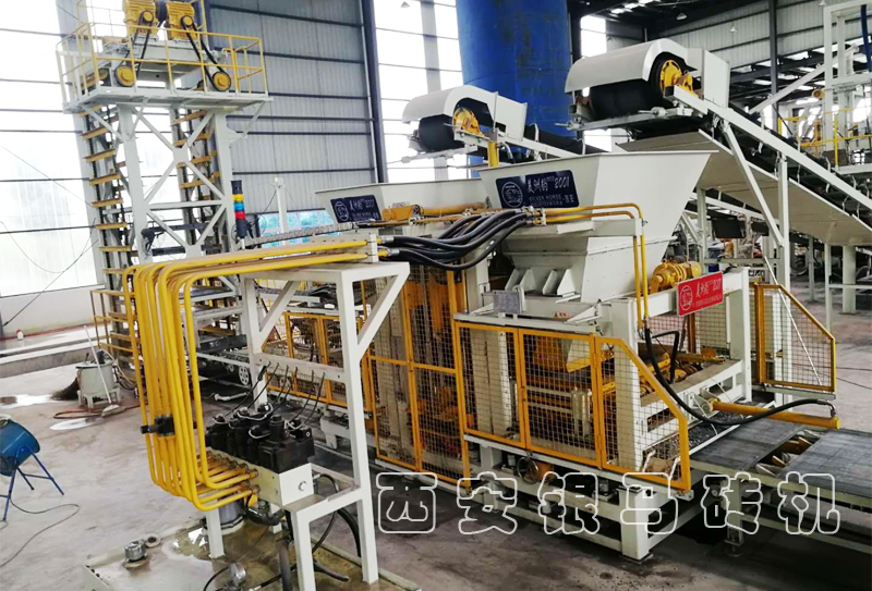 西安銀馬智能透水磚機(jī)：用“核心硬科技”為中國智造提氣！