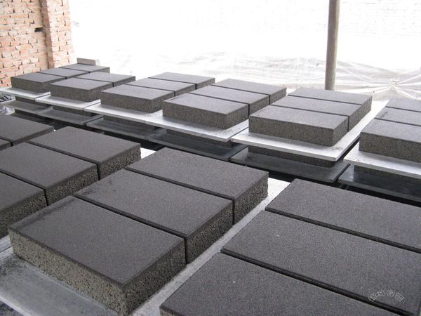 如何利用建筑廢棄物積極推進(jìn)燒結(jié)保溫制品？