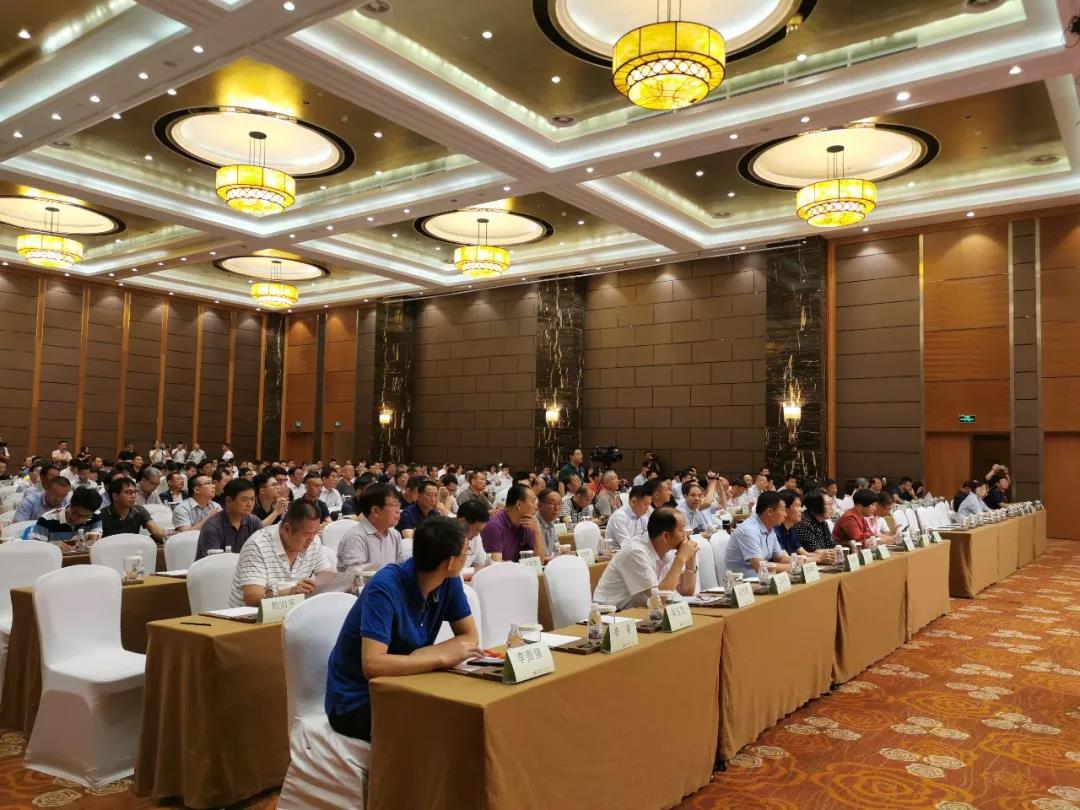 2019年中國磚瓦行業(yè)大會(huì)圓滿落幕，銀馬環(huán)保磚/石一體機(jī)備受矚目！