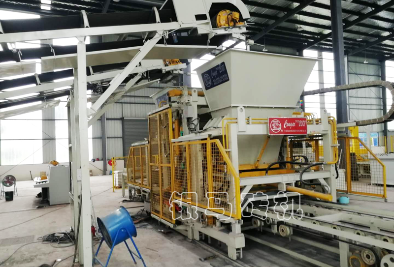 全自動(dòng)環(huán)保制磚設(shè)備：那些被鋼渣扼制發(fā)展的鋼鐵制造業(yè)如何翻身？